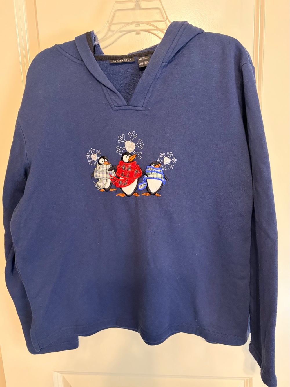 Winter Penguin Themed Women’s Hoodie Sz Large